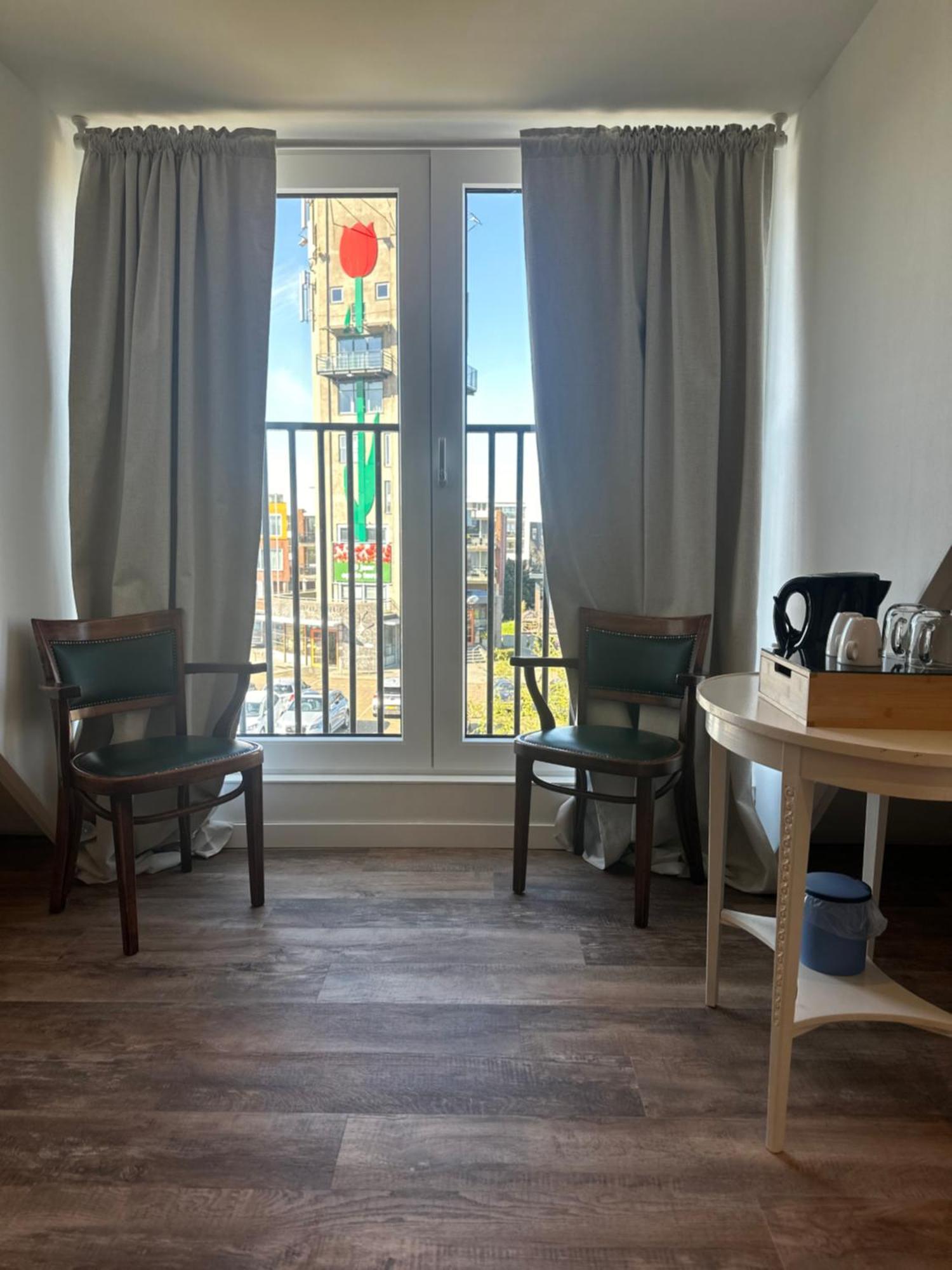 Eetcafe Punt Bed & Breakfast Roelofarendsveen