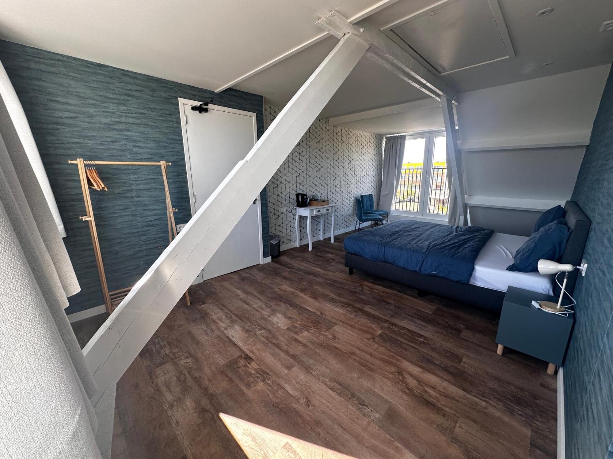 Eetcafe Punt Bed & Breakfast Roelofarendsveen